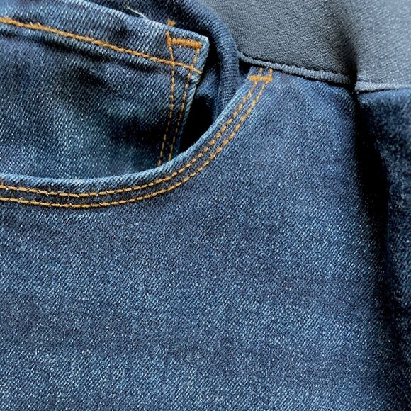Old Navy Full Panel Skinny Maternity Jeans - Picture 3 of 9